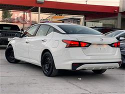 نيسان ألتيما